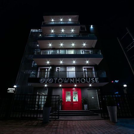 Townhouse Sohna Road 2 호텔 구르가온 외부 사진