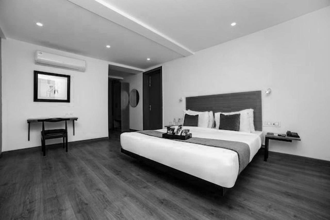 Townhouse Sohna Road 2 호텔 구르가온 외부 사진