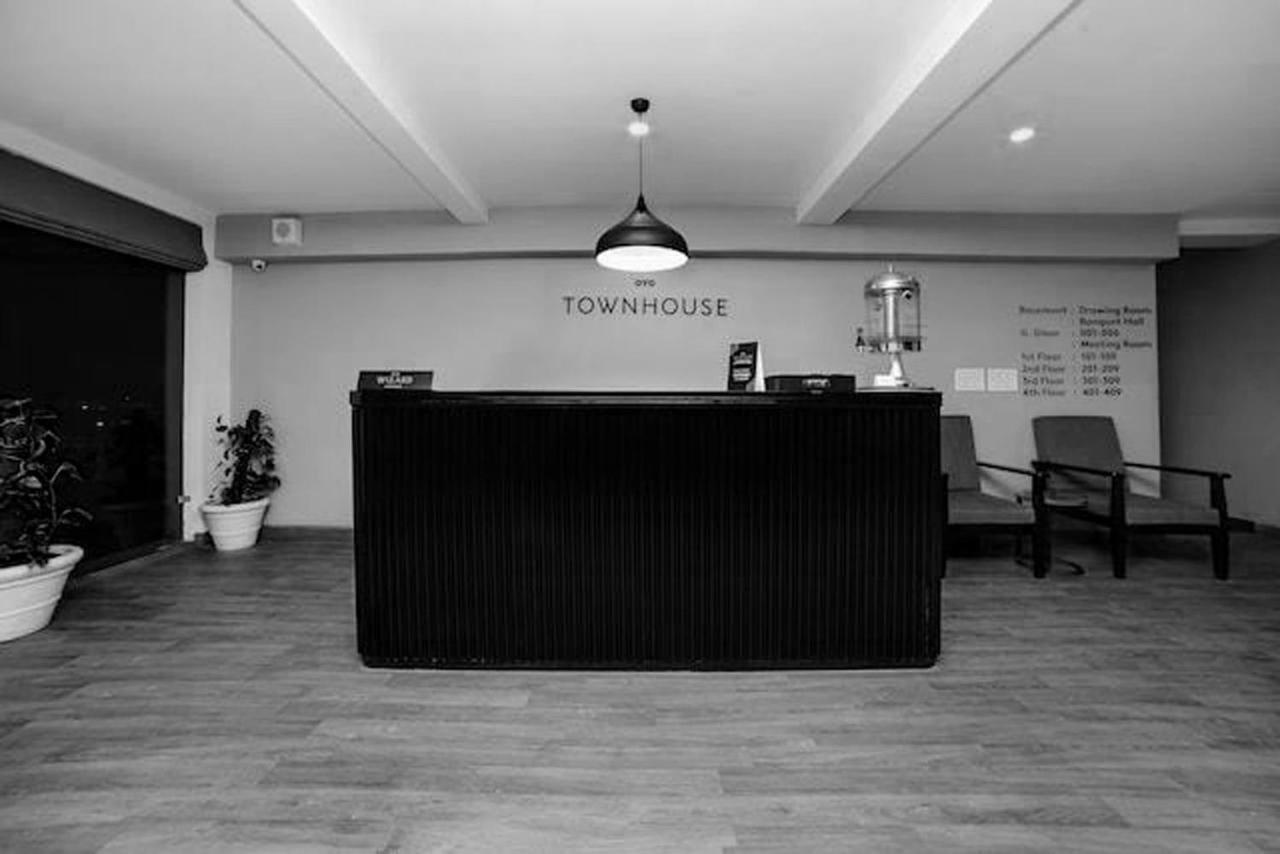 Townhouse Sohna Road 2 호텔 구르가온 외부 사진
