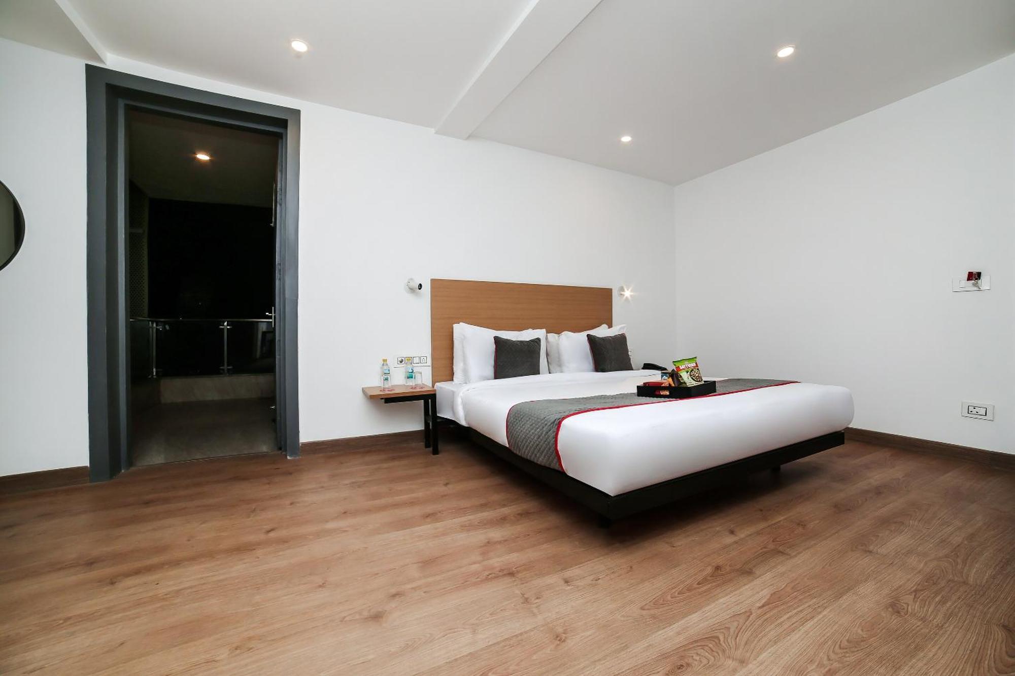 Townhouse Sohna Road 2 호텔 구르가온 외부 사진