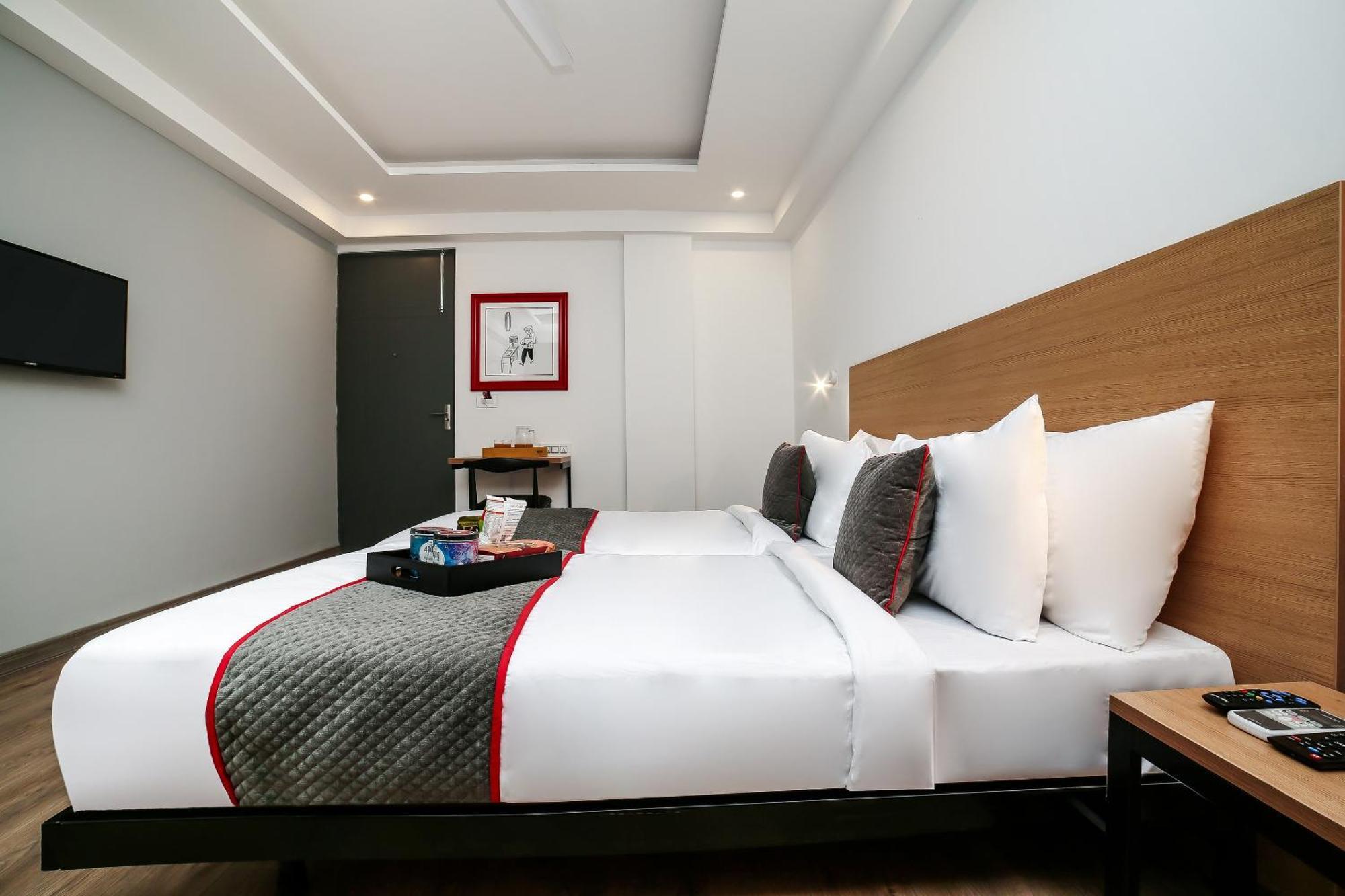 Townhouse Sohna Road 2 호텔 구르가온 외부 사진